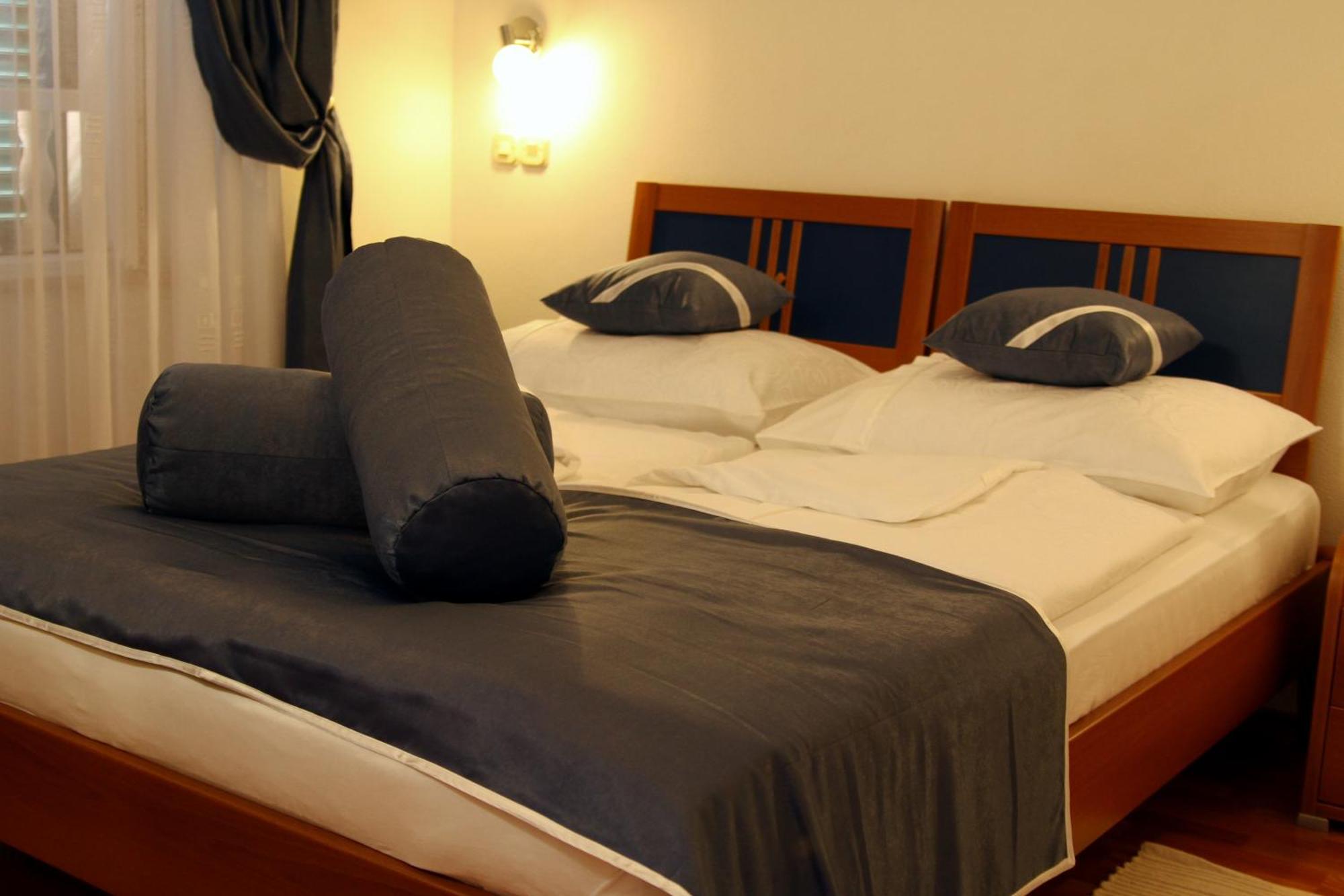 Apartments Amore Bol Extérieur photo