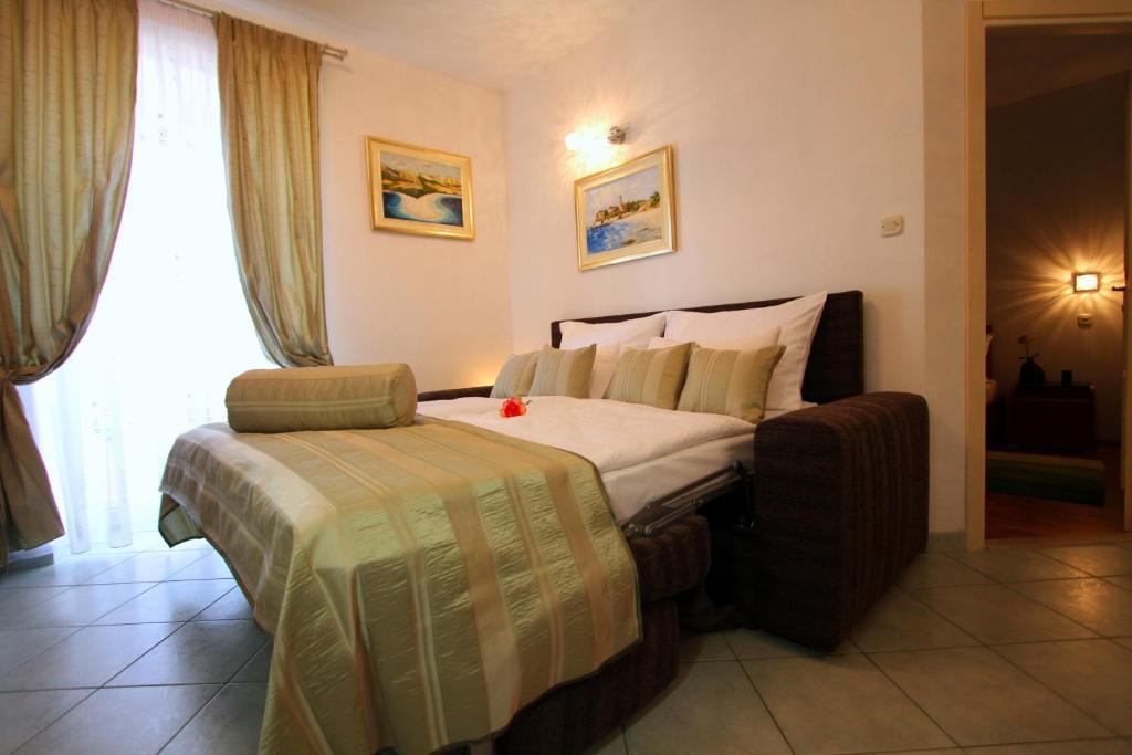 Apartments Amore Bol Chambre photo