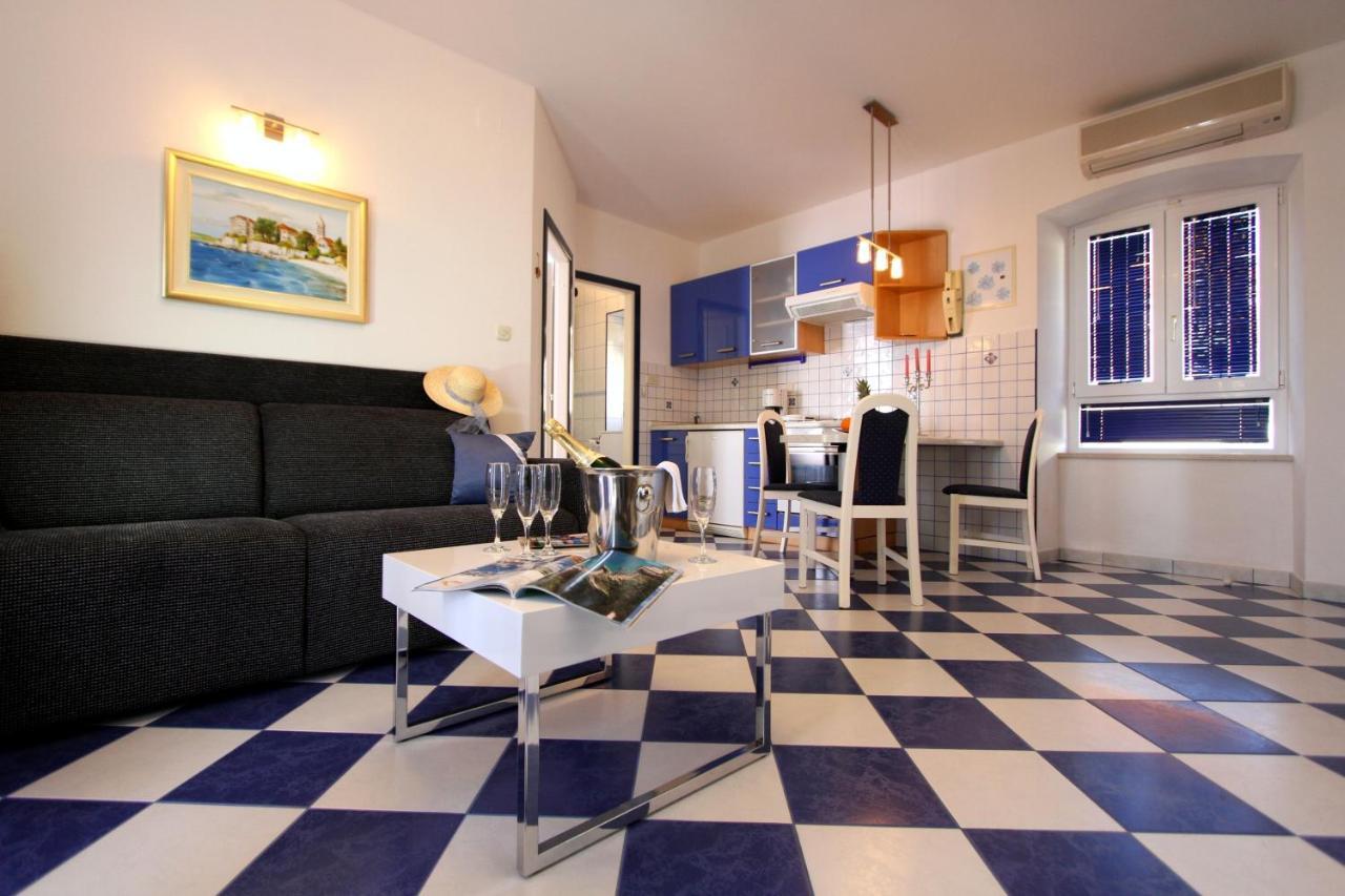 Apartments Amore Bol Chambre photo