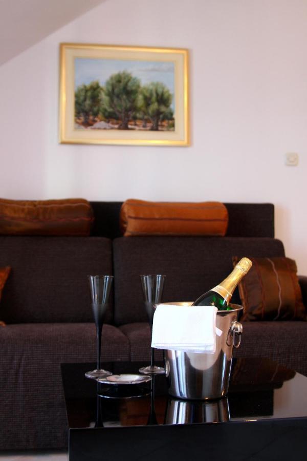 Apartments Amore Bol Extérieur photo
